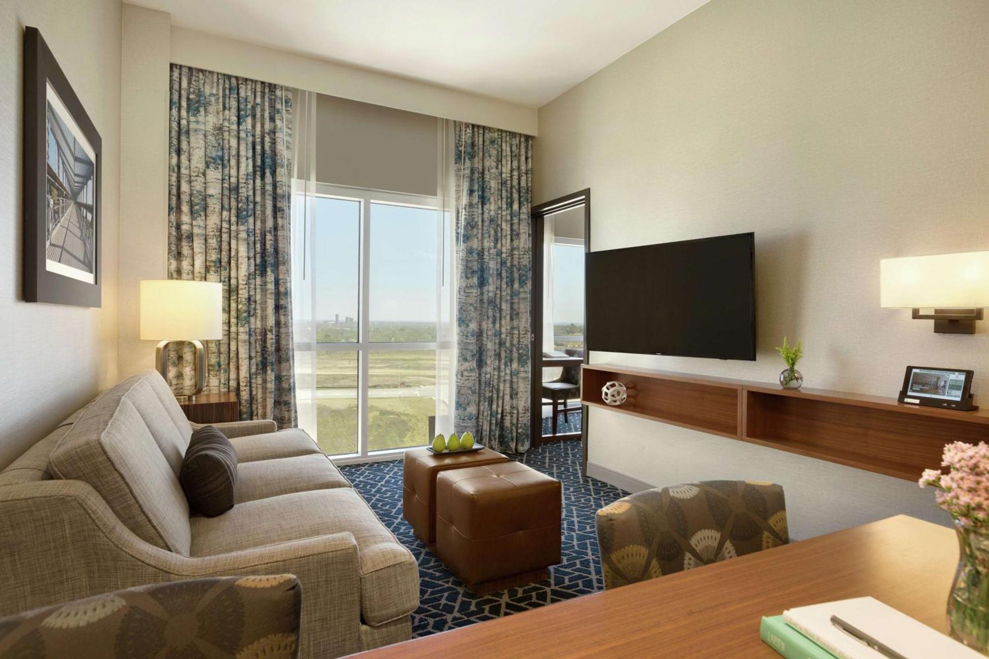 Embassy Suites By Hilton Denton Convention Center Exterior photo