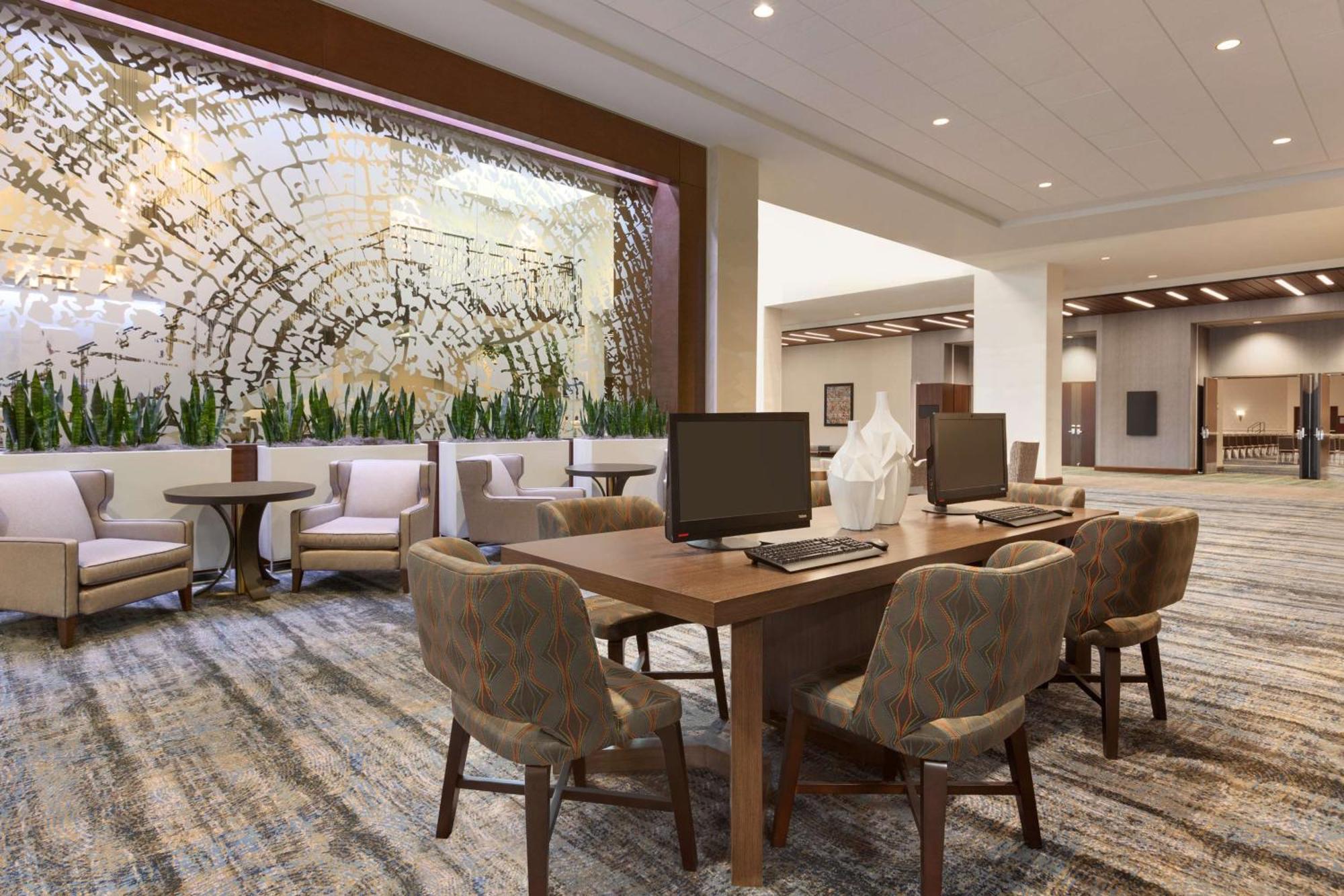 Embassy Suites By Hilton Denton Convention Center Exterior photo